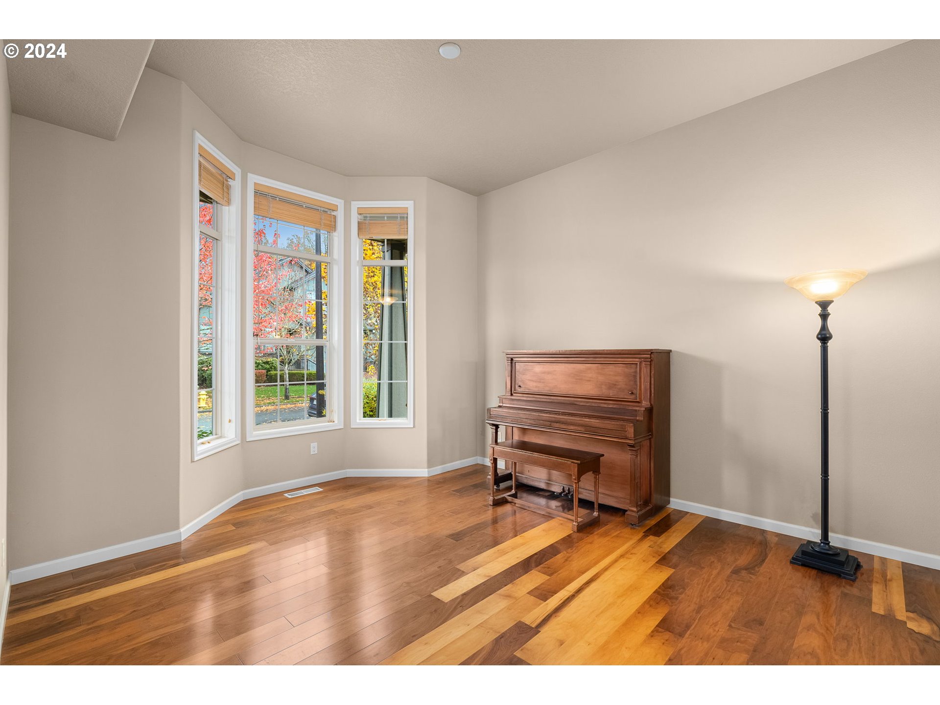 14034 Northwest Gargany Street Portland, OR 97229 - Photo 5 of 36 Living Room