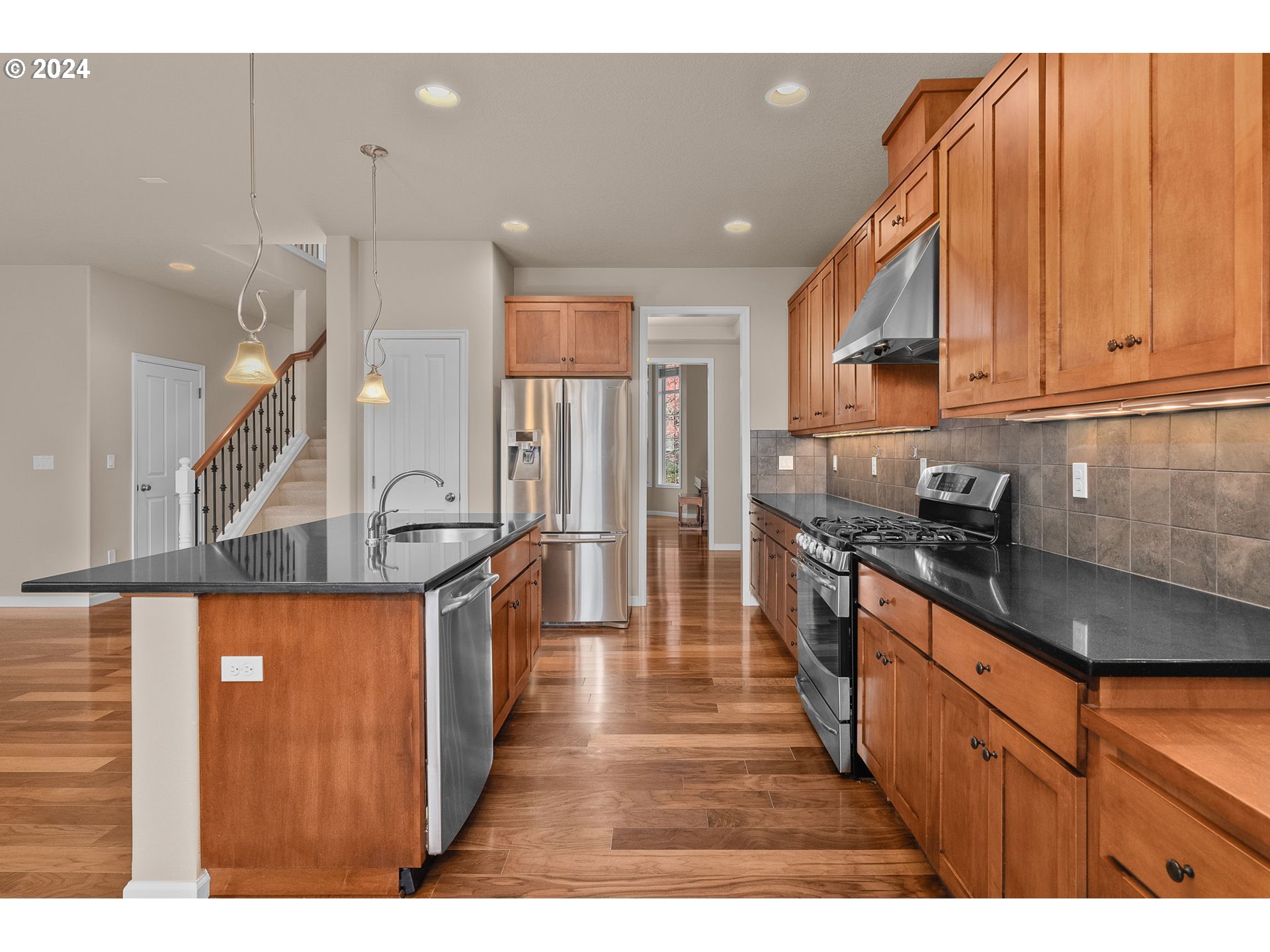 14034 Northwest Gargany Street Portland, OR 97229 - Photo 7 of 36 Kitchen