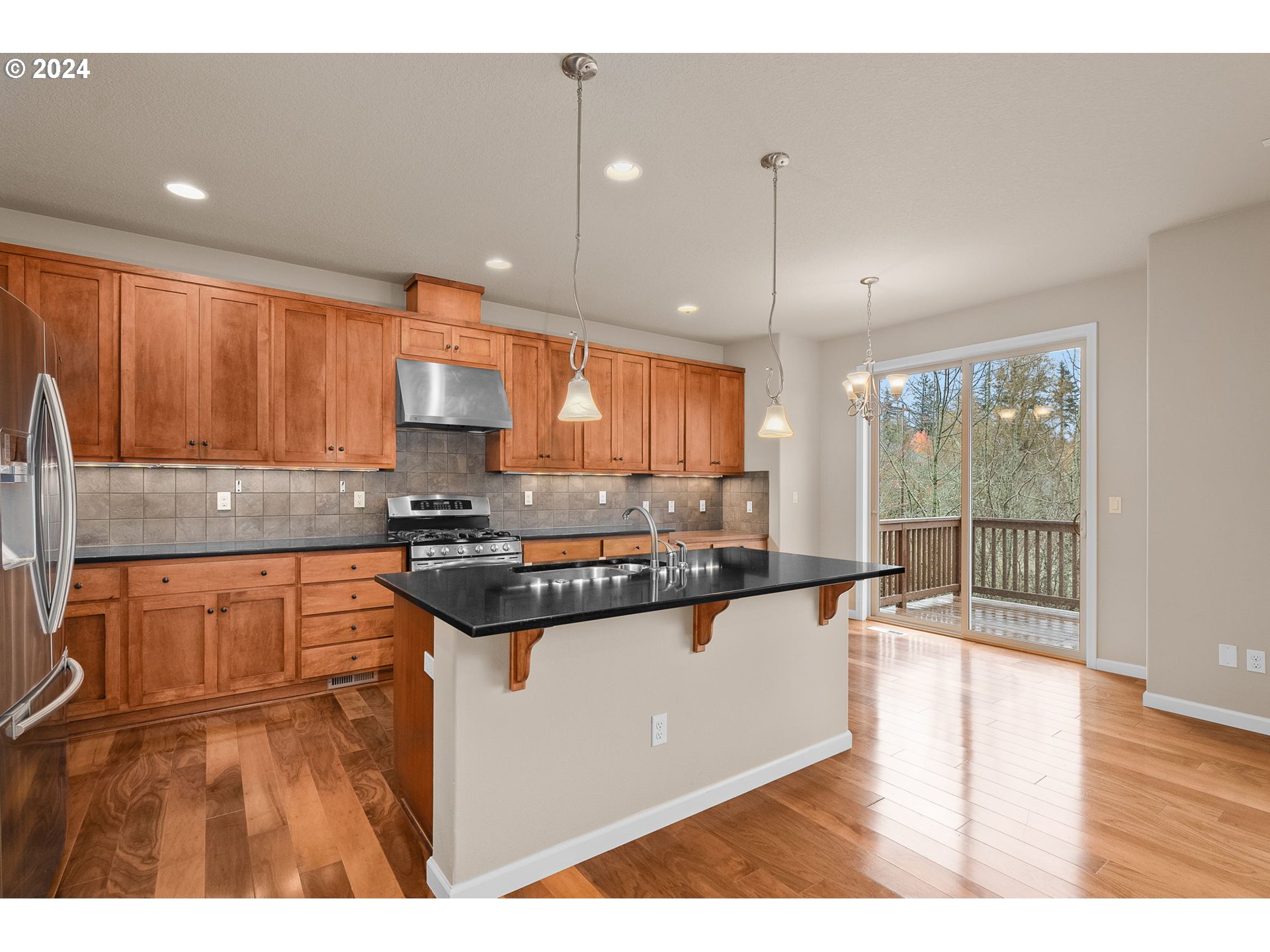 14034 Northwest Gargany Street Portland, OR 97229 - Photo 8 of 36 Kitchen/Nook