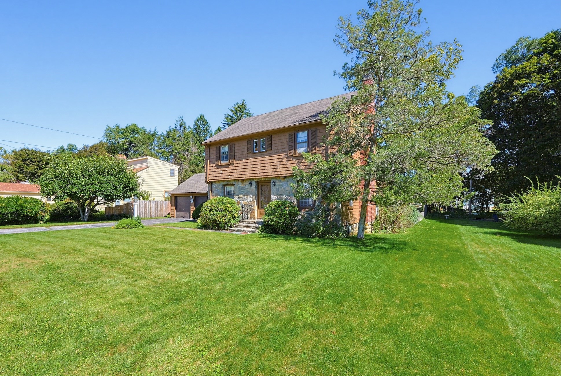 24 Stark Road Worcester, MA 01602 - Photo 3 of 42 Gallery Image 3