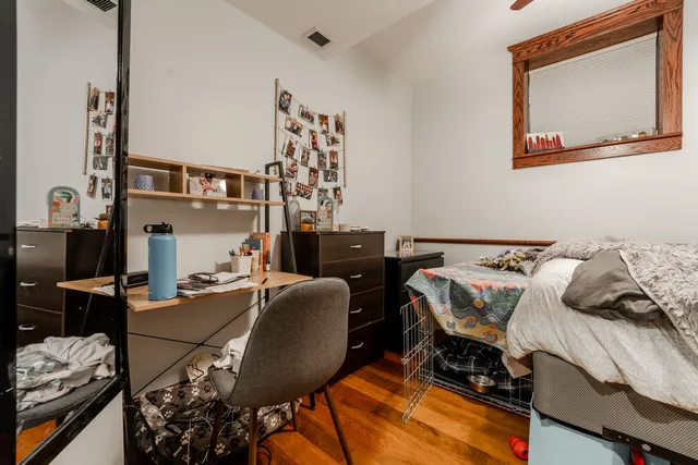 $4,995 | 1019 West Oakdale Avenue, Unit 1, Chicago, IL 60657