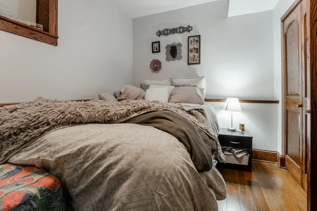 $4,995 | 1019 West Oakdale Avenue, Unit 1, Chicago, IL 60657