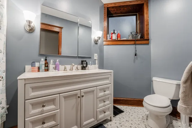 $4,995 | 1019 West Oakdale Avenue, Unit 1, Chicago, IL 60657