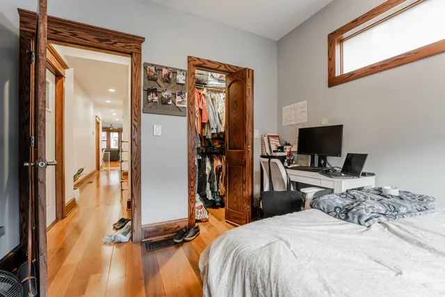 $4,995 | 1019 West Oakdale Avenue, Unit 1, Chicago, IL 60657