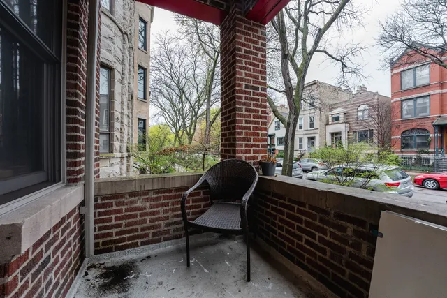 $4,995 | 1019 West Oakdale Avenue, Unit 1, Chicago, IL 60657