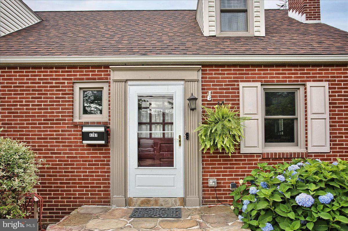 4787 Tipton Road Harrisburg, PA 17111 - Photo 4 of 58 Gallery Image 4