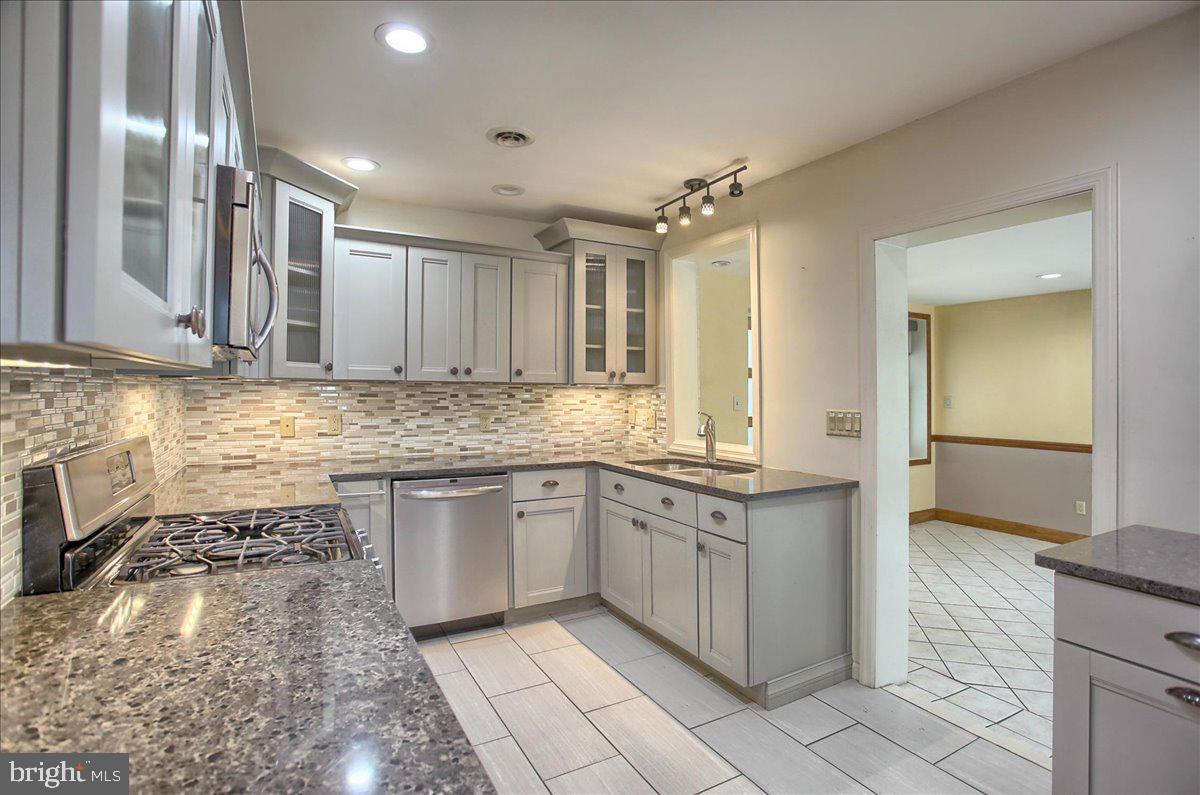 4787 Tipton Road Harrisburg, PA 17111 - Photo 8 of 58 Gallery Image 8
