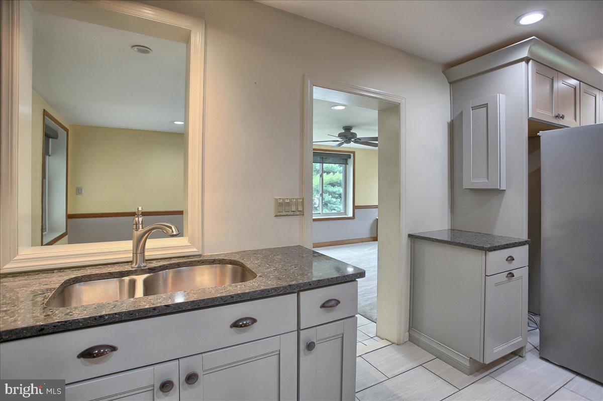 4787 Tipton Road Harrisburg, PA 17111 - Photo 10 of 58 Gallery Image 10
