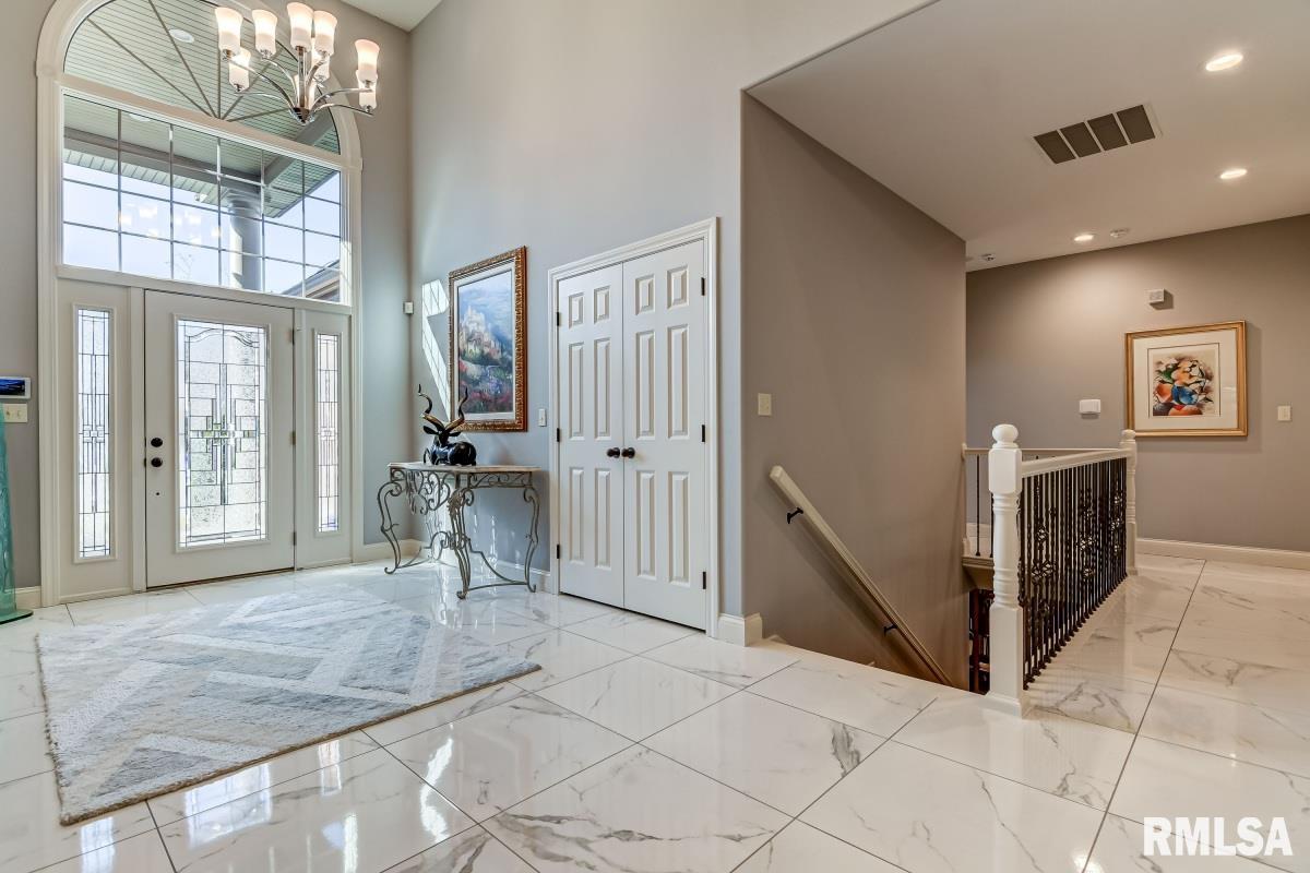 1341 Churchill Road Springfield, IL 62702 - Photo 5 of 57