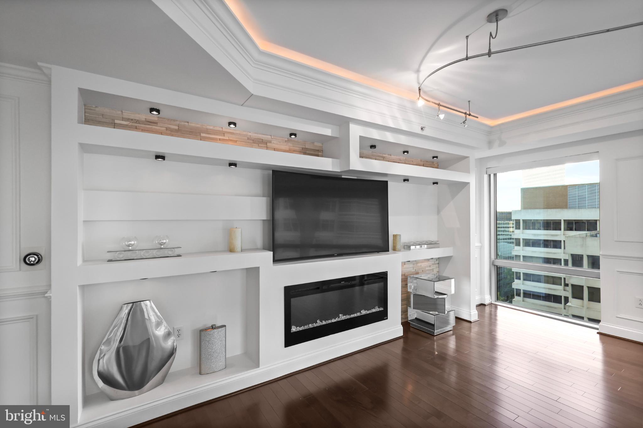 1111 19th Street North, Unit 1707 Arlington, VA 22209 - Photo 11 of 60 Entertainment center in living room