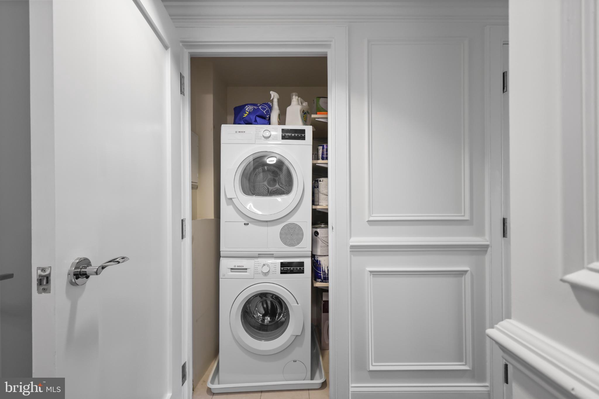 1111 19th Street North, Unit 1707 Arlington, VA 22209 - Photo 30 of 60 In-unit Washer and Dryer