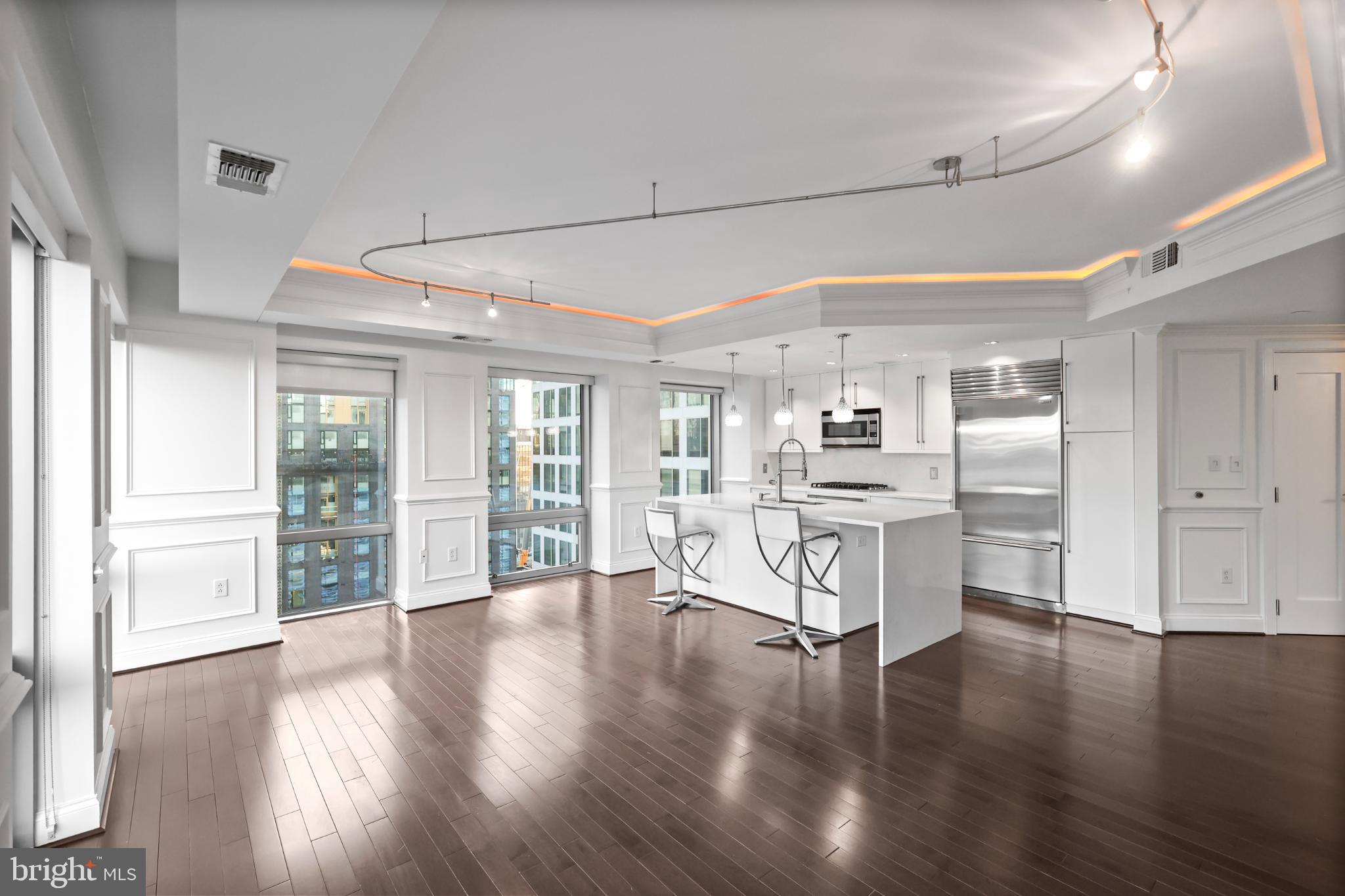 1111 19th Street North, Unit 1707 Arlington, VA 22209 - Photo 3 of 60 Living Room/Kitchen with city views