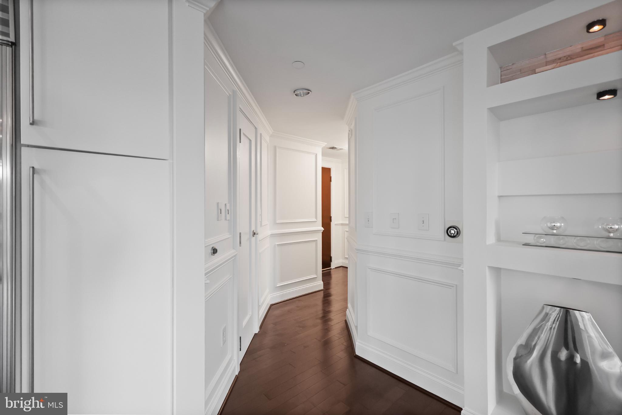 1111 19th Street North, Unit 1707 Arlington, VA 22209 - Photo 32 of 60 Unit entrance hallway