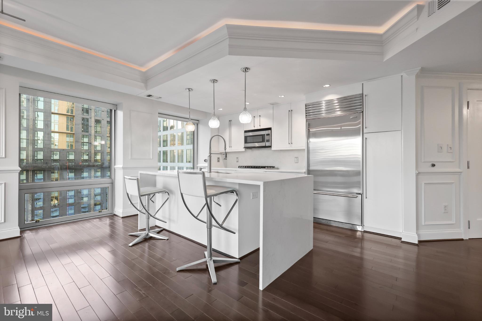 1111 19th Street North, Unit 1707 Arlington, VA 22209 - Photo 5 of 60 Kitchen with city views