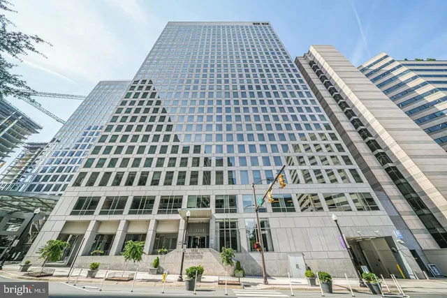 $999,900 | 1111 19th Street North, Unit 1707, Arlington, VA 22209