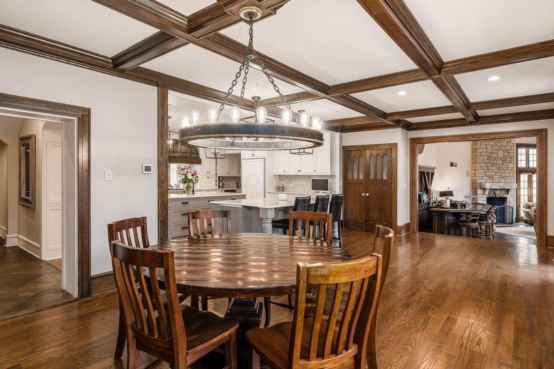 6028 Dublin Road Dublin, OH 43017 - Photo 10 of 91 Eating area