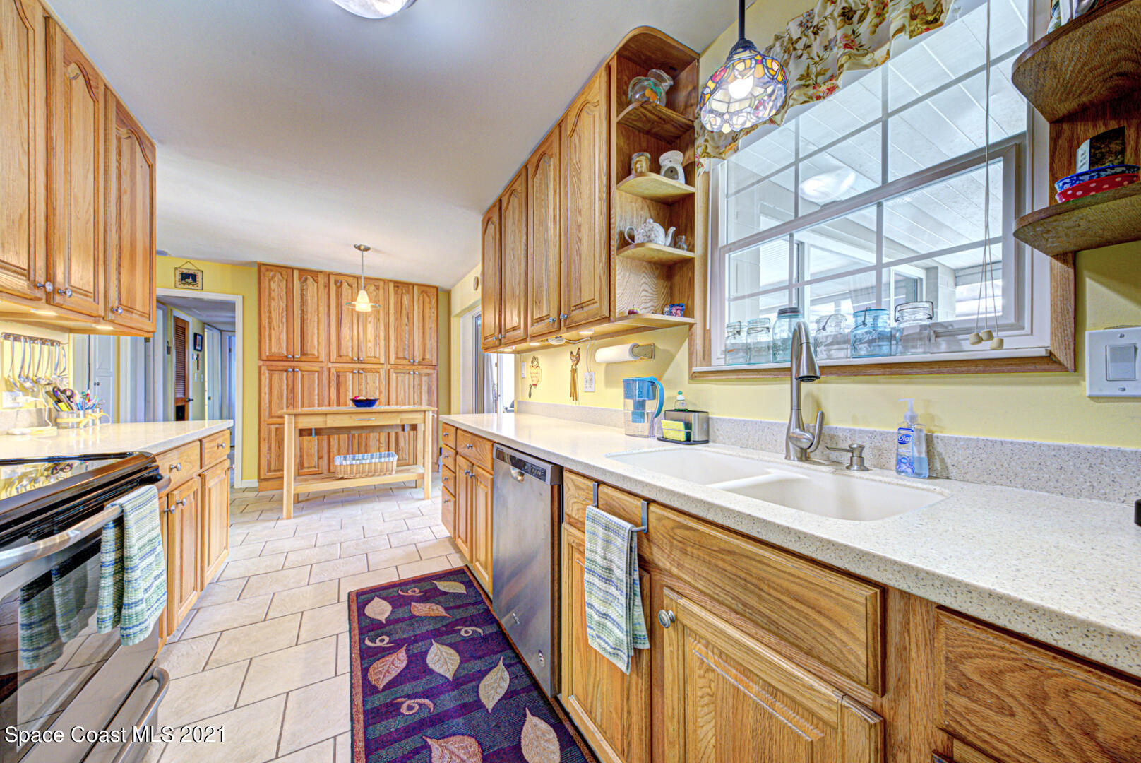 1211 Princeton Road Cocoa, FL 32922 - Photo 9 of 43 kitchen with pendant light