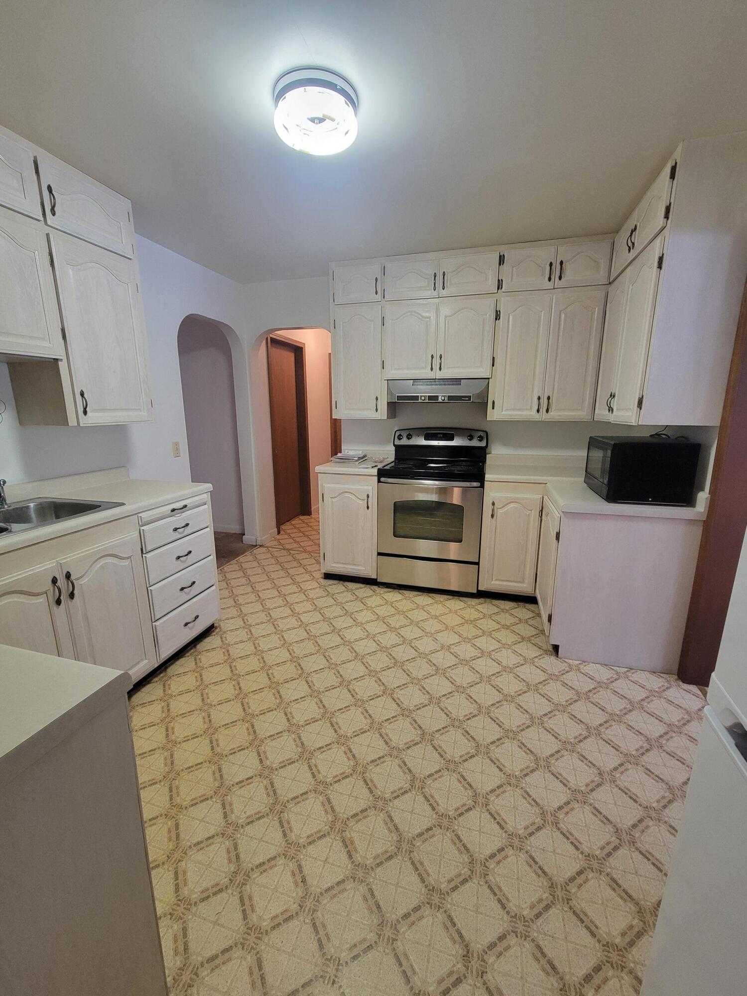 2288 West Giles Road Muskegon, MI 49445 - Photo 5 of 23 20251214_142617