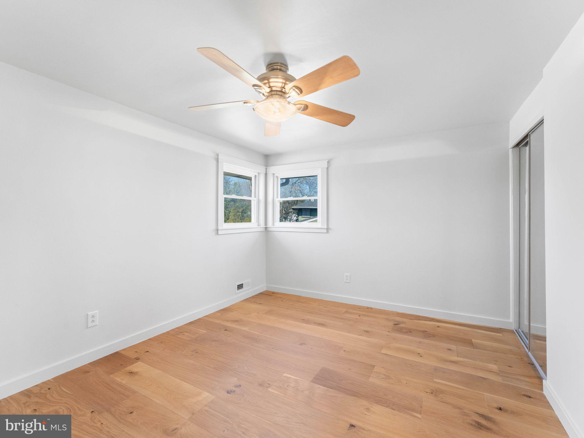 27 Randy Road Glendora, NJ 08029 - Photo 10 of 31 Gallery Image 10