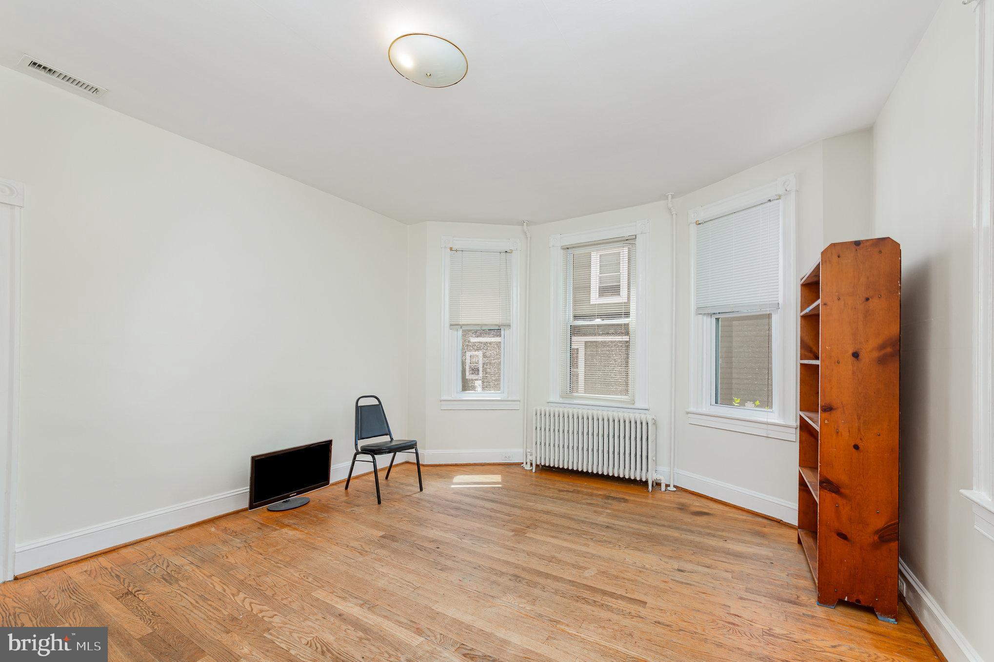 4112 Marx Avenue Baltimore, MD 21206 - Photo 11 of 37