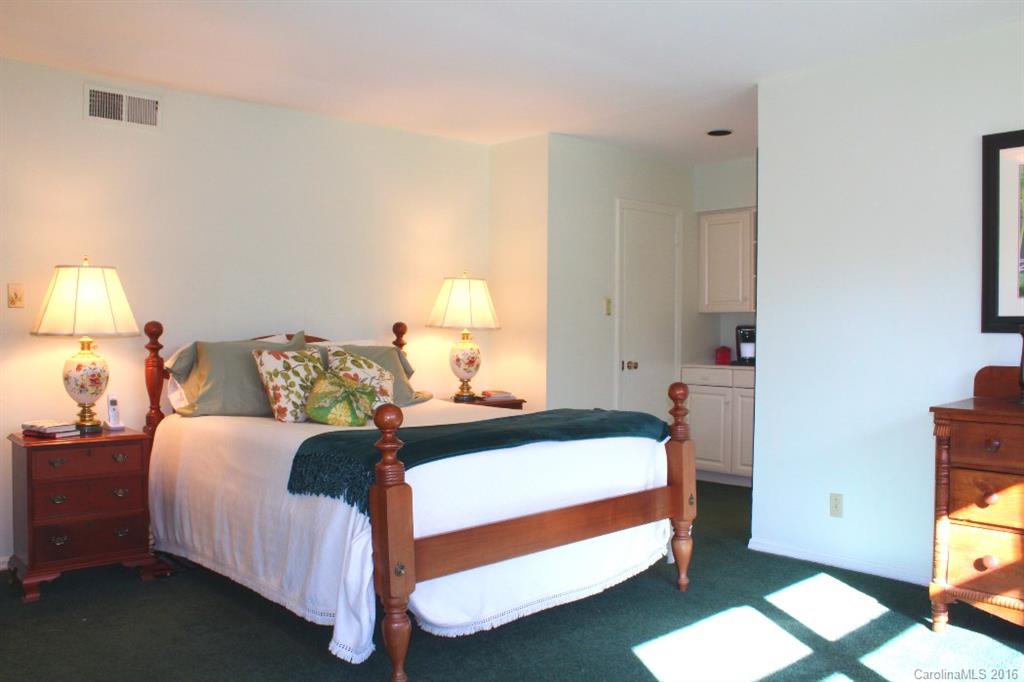 627 Robmont Road Charlotte, NC 28270 - Photo 11 of 20 Gallery Image 11