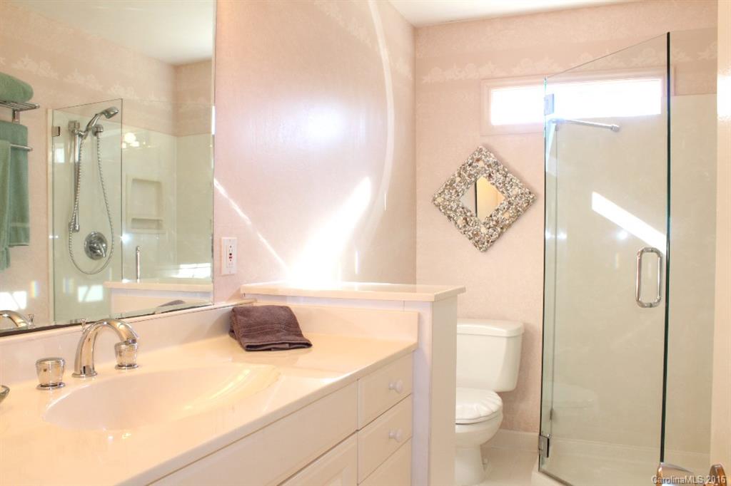 627 Robmont Road Charlotte, NC 28270 - Photo 12 of 20 Gallery Image 12