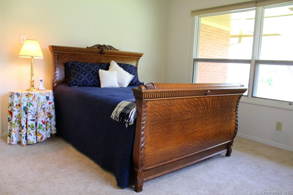 627 Robmont Road Charlotte, NC 28270 - Photo 13 of 20 Gallery Image 13