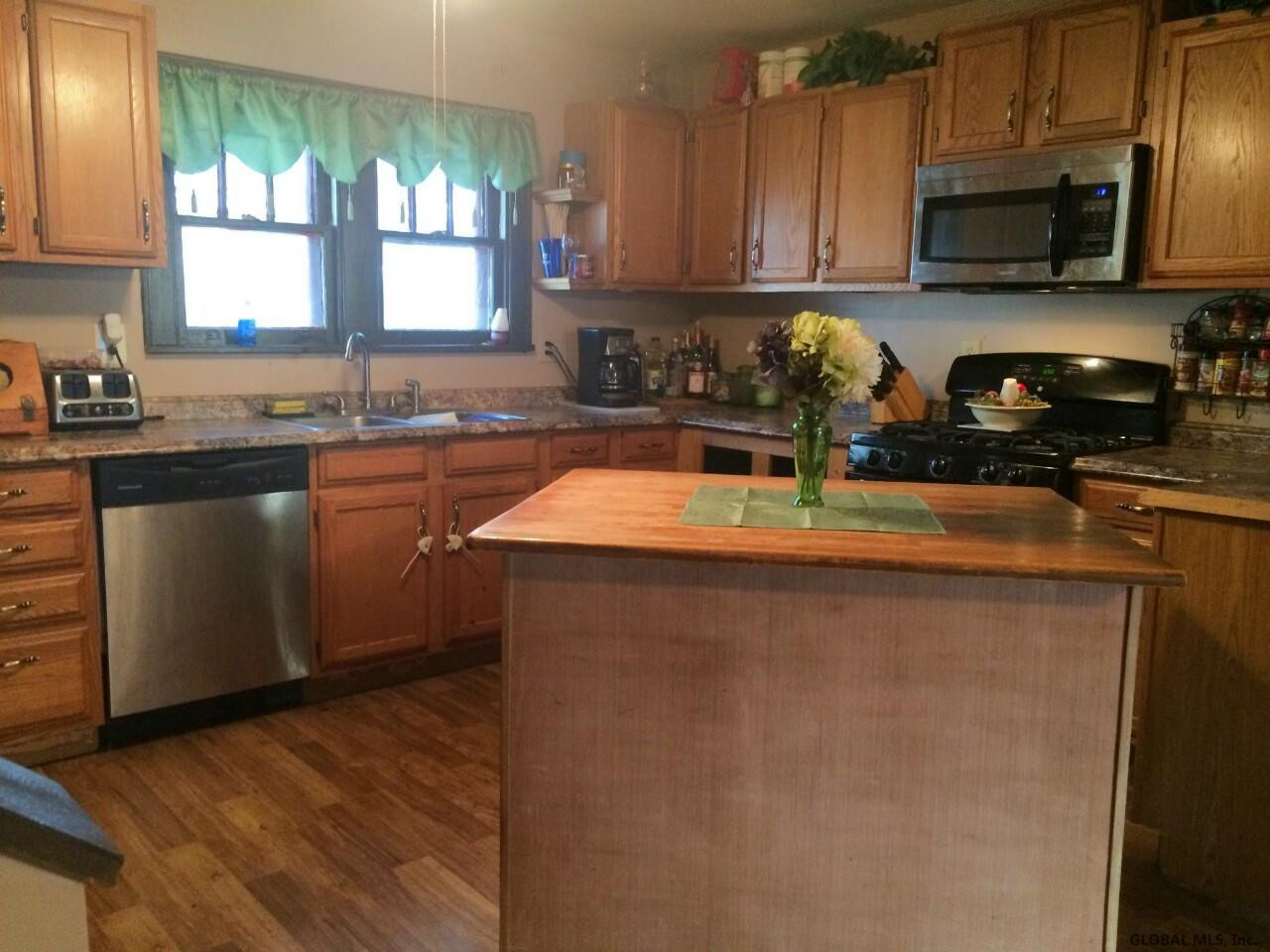 15 Katherine Road Colonie, NY 12205 - Photo 5 of 15 Photo 5