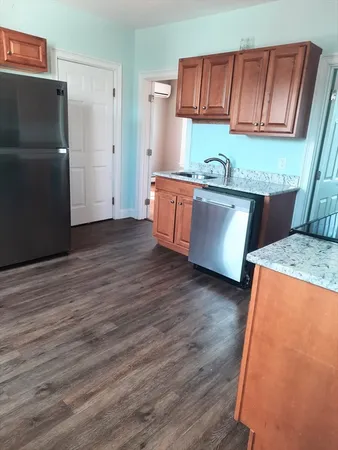 $2,675 | 422 Washington Street, Unit 2, Whitman, MA 02382