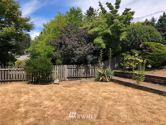 427 Windsor Way Northeast Renton, WA 98056 - Photo 2 of 11