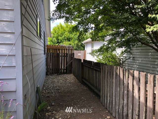 427 Windsor Way Northeast Renton, WA 98056 - Photo 10 of 11