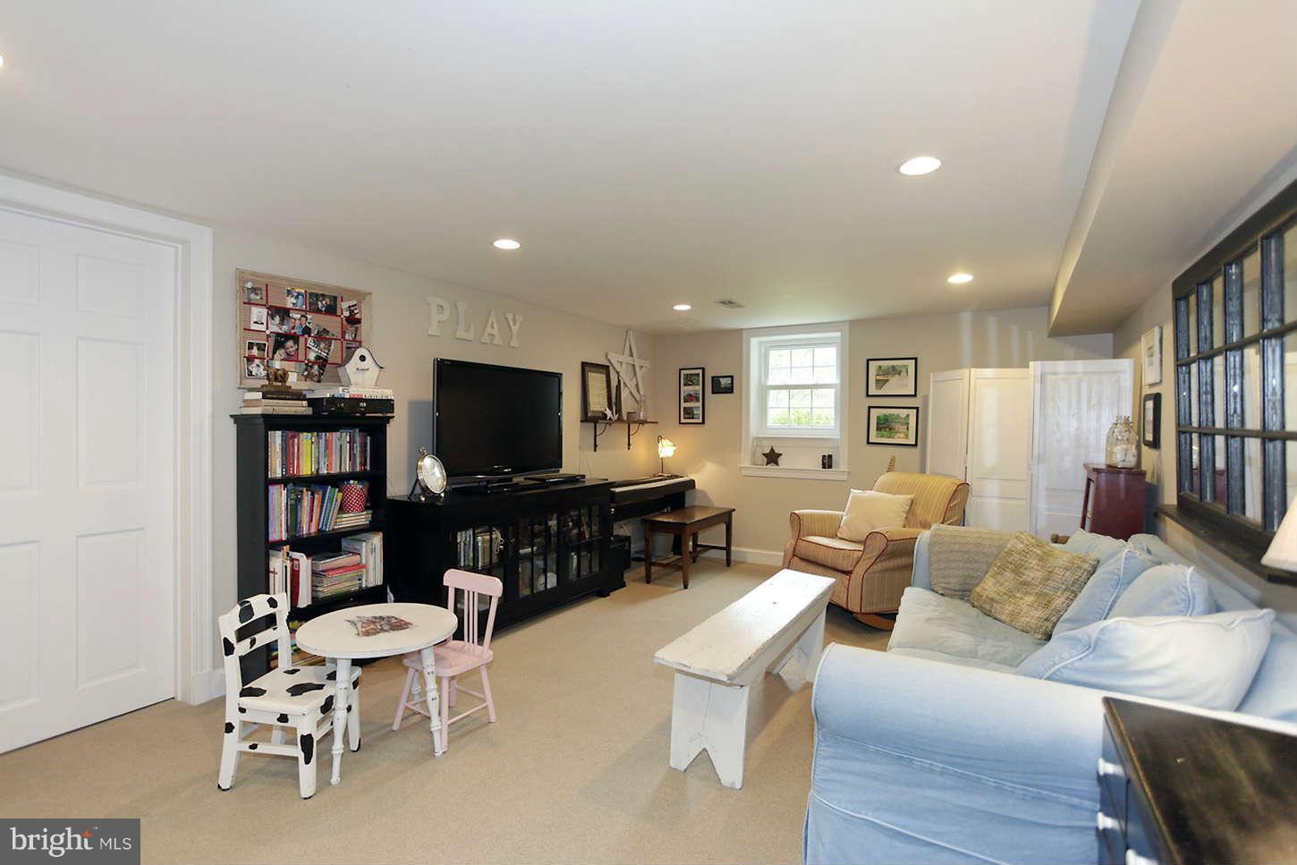 9603 Sutherland Road Silver Spring, MD 20901 - Photo 24 of 30 Rec Room