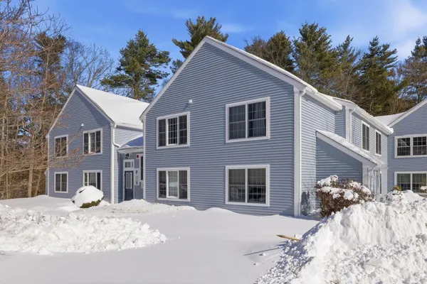 $329,900 | 50 Brookside Drive, Unit F2, Exeter, NH 03833