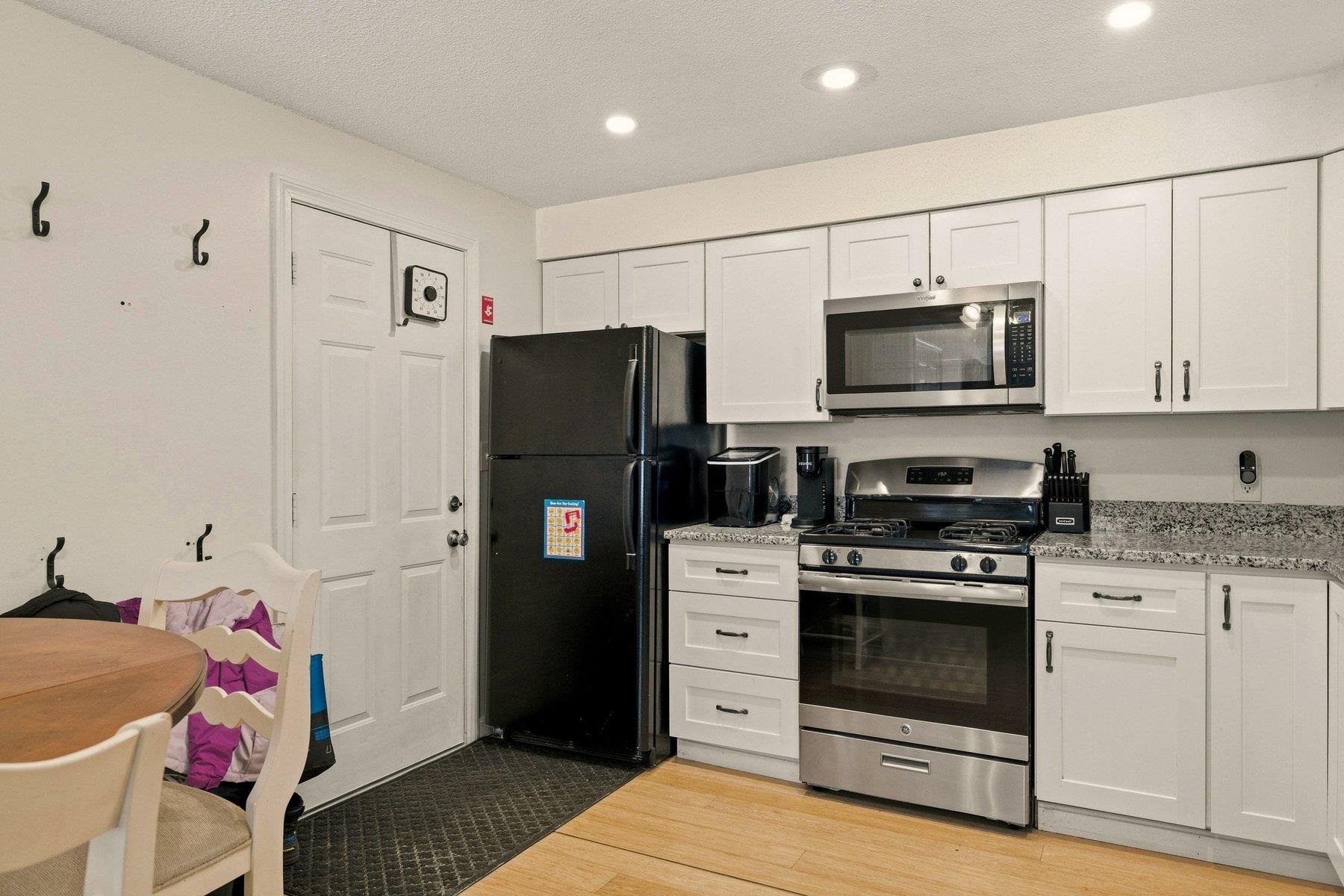 50 Brookside Drive, Unit F2 Exeter, NH 03833 - Photo 4 of 21