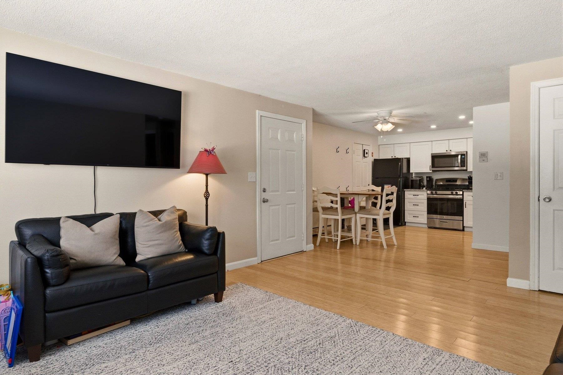 50 Brookside Drive, Unit F2 Exeter, NH 03833 - Photo 9 of 21