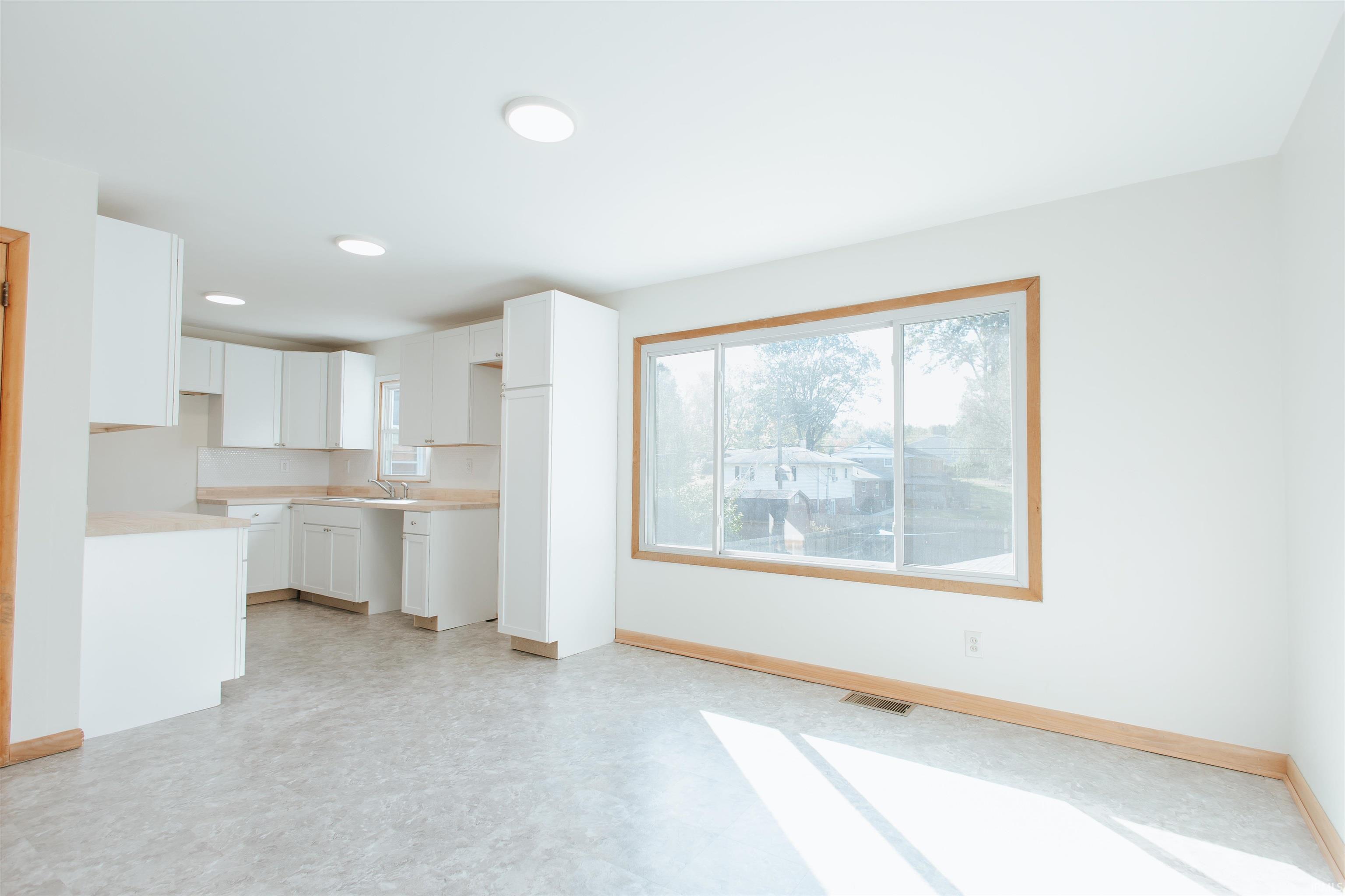 919 Sharon Road Newburgh, IN 47630 - Photo 8 of 36 Gallery Image 8