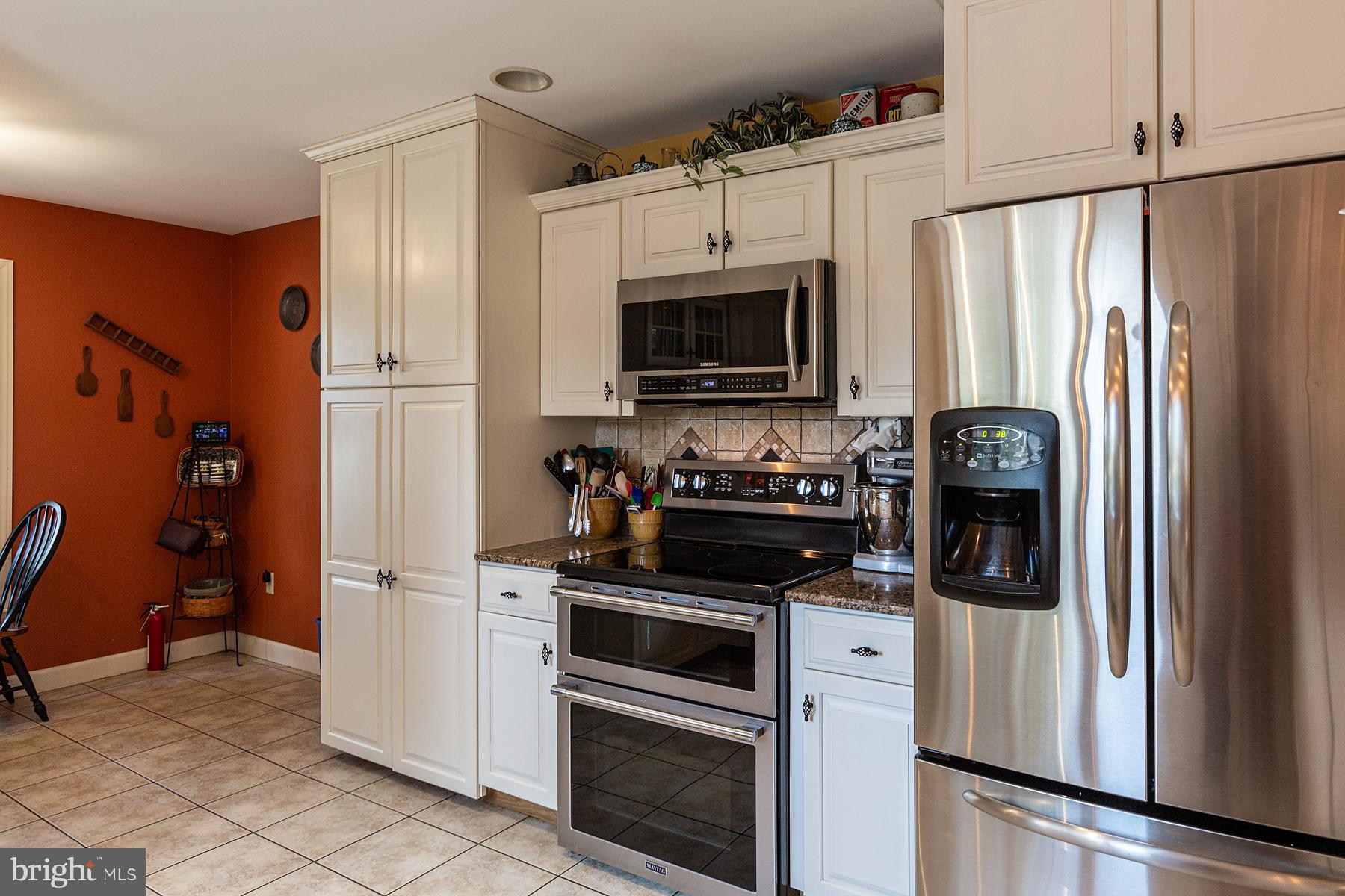 557 Hackman Road, Unit B Lititz, PA 17543 - Photo 11 of 51
