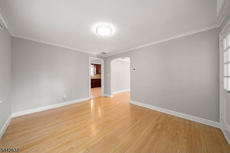 26 West Lawn Road Livingston, NJ 07039 - Photo 10 of 27 Gallery Image 10