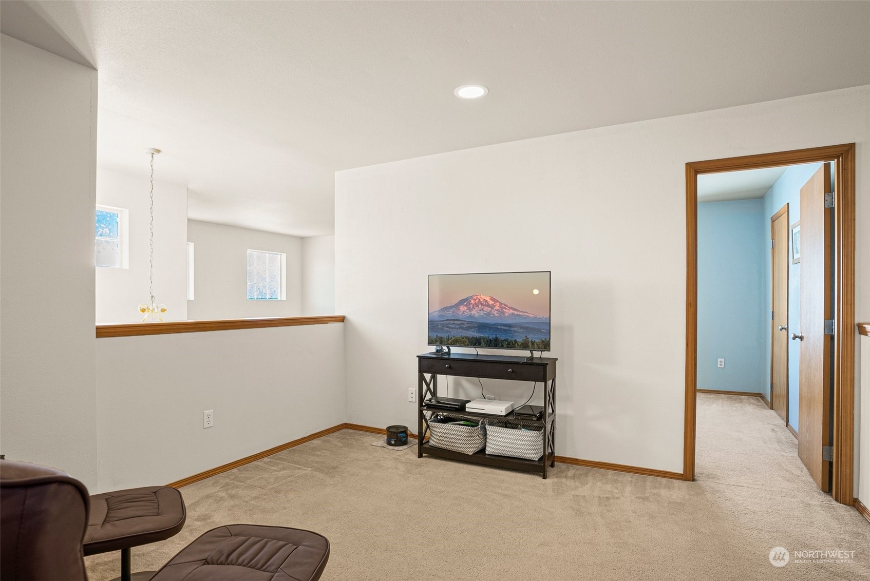 6642 Compass Street Southeast Lacey, WA 98513 - Photo 33 of 40 a room with furniture and a window