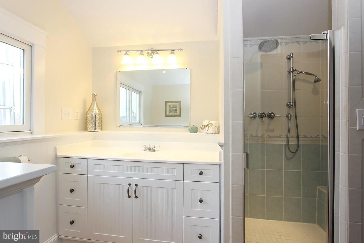 27404 Ridge Road Damascus, MD 20872 - Photo 21 of 27 Bath