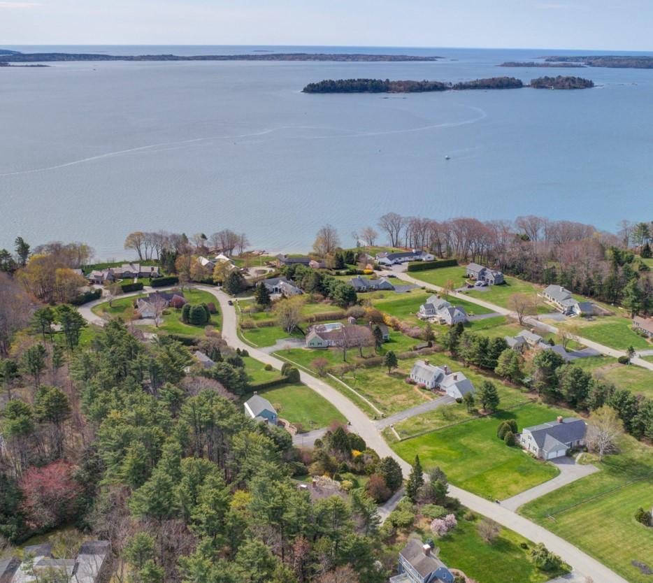 13 Stornoway Road Cumberland, ME 04110 - Photo 3 of 35 2.1