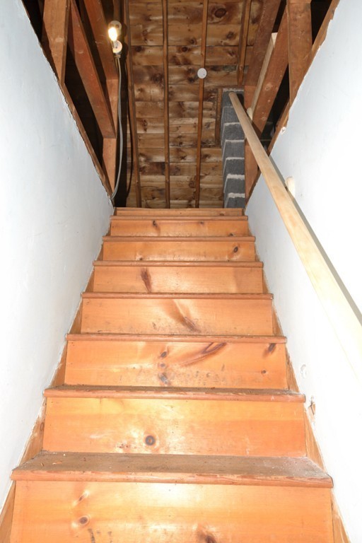 155 Carroll Street Springfield, MA 01108 - Photo 10 of 15 a view of entryway