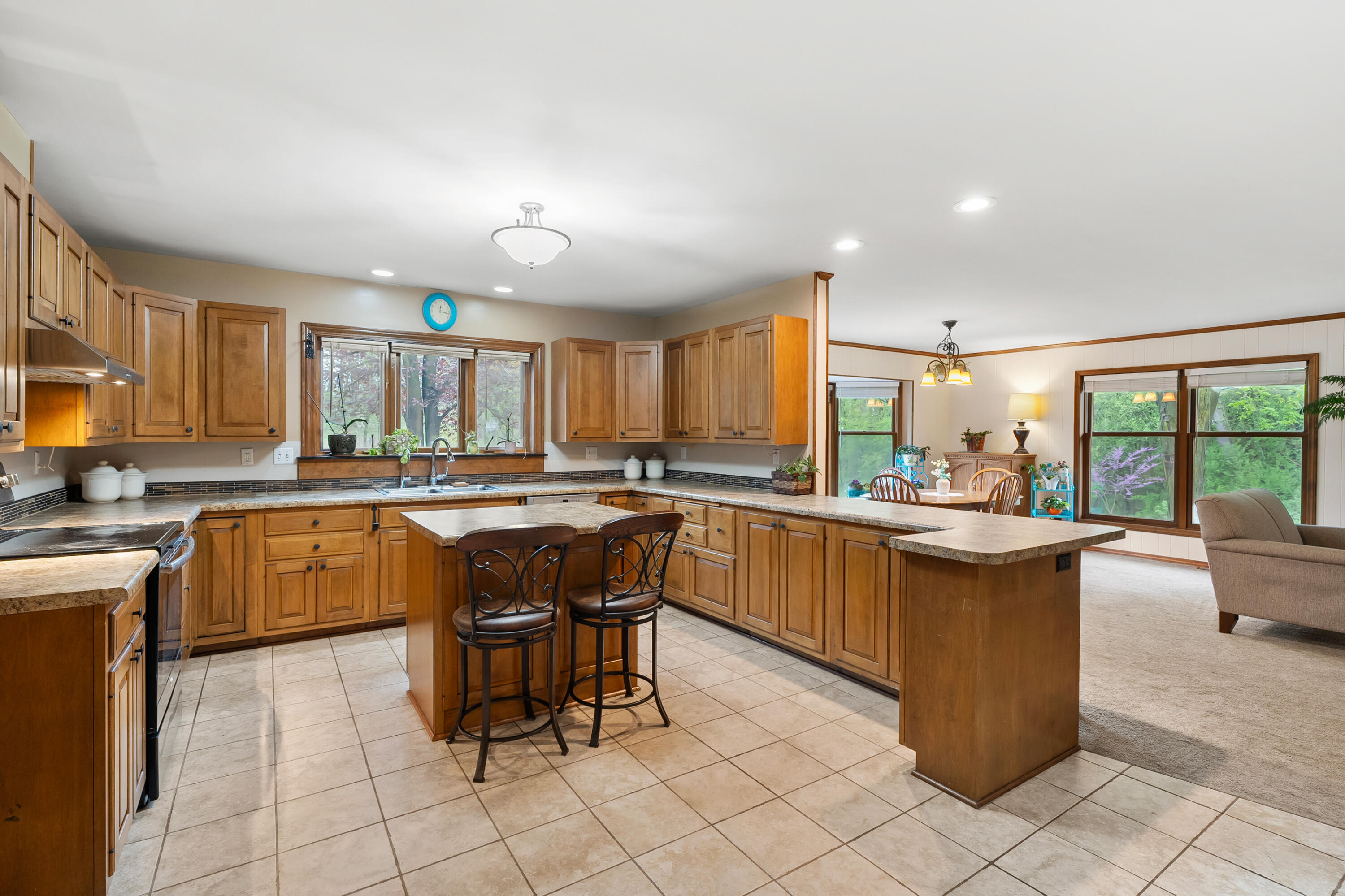 2901 Nichols Road Kalamazoo, MI 49006 - Photo 2 of 44 Nichols Rd 2901 Kalamazoo 49004-13