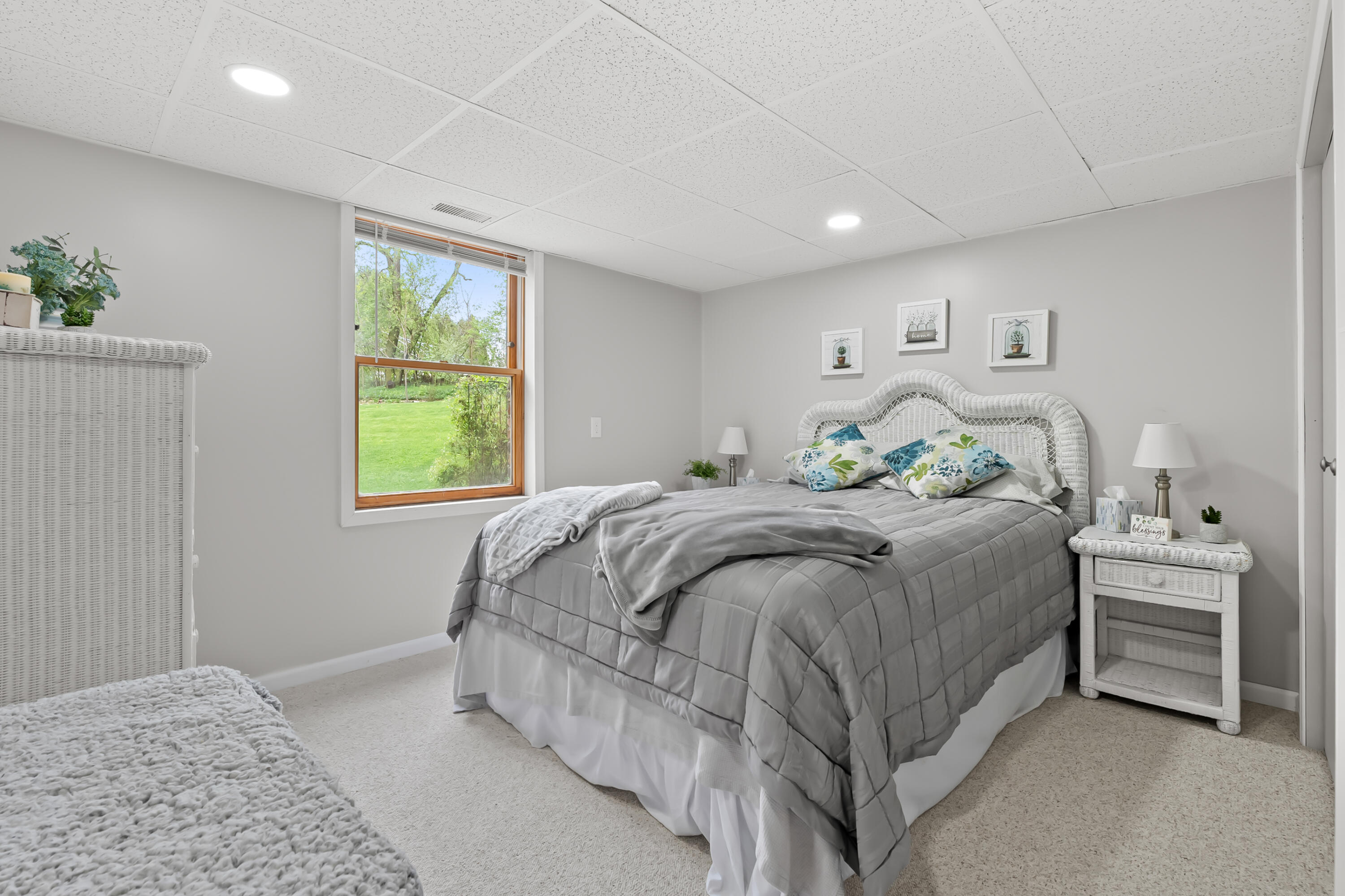 2901 Nichols Road Kalamazoo, MI 49006 - Photo 21 of 44 Nichols Rd 2901 Kalamazoo 49004-29
