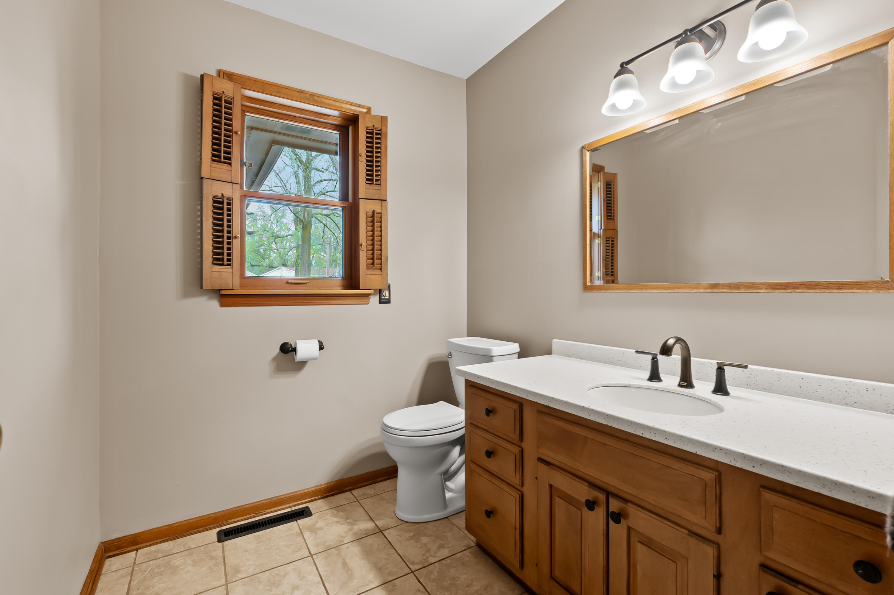 2901 Nichols Road Kalamazoo, MI 49006 - Photo 23 of 44 Nichols Rd 2901 Kalamazoo 49004-19