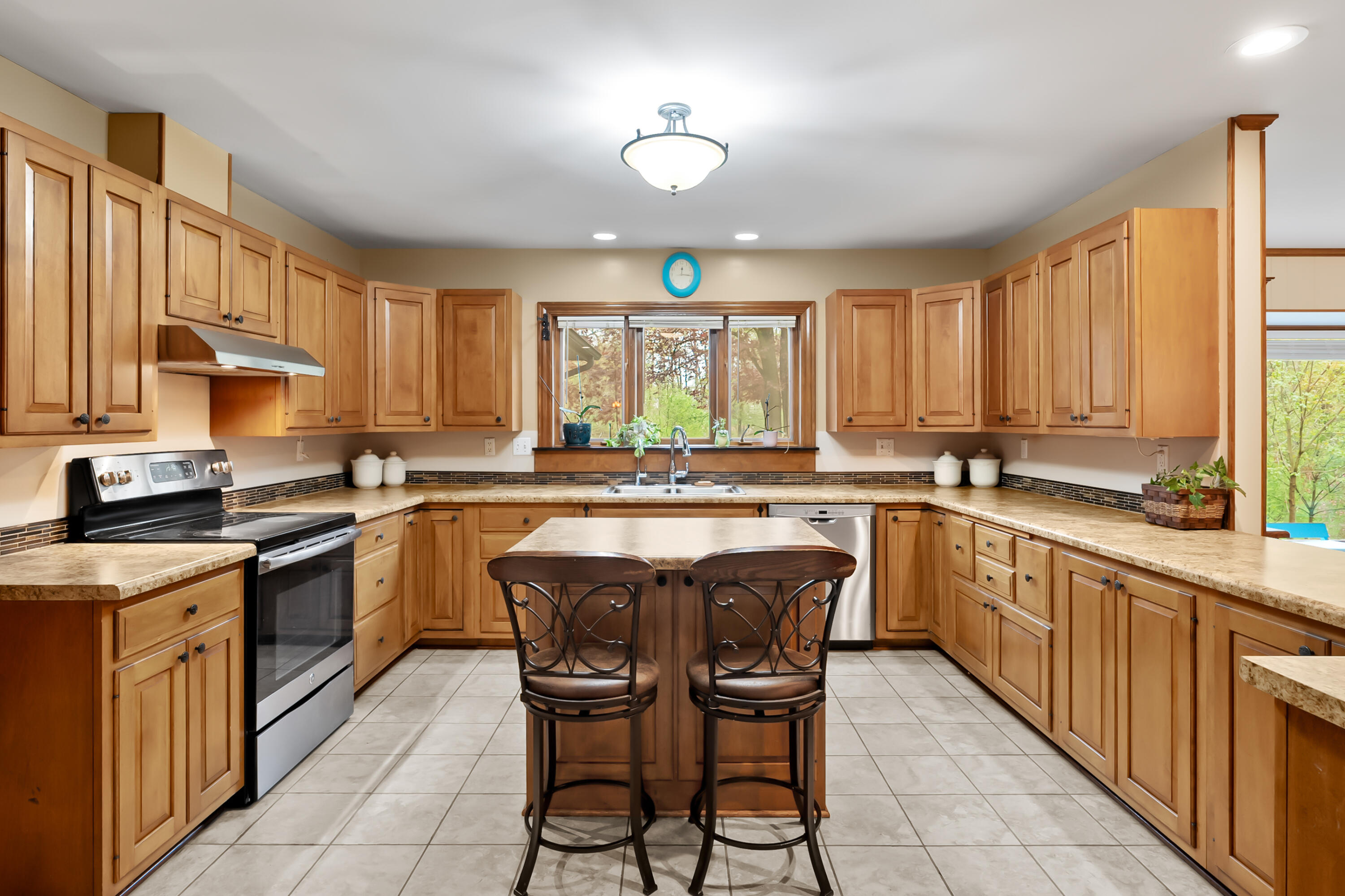 2901 Nichols Road Kalamazoo, MI 49006 - Photo 3 of 44 Nichols Rd 2901 Kalamazoo 49004-12