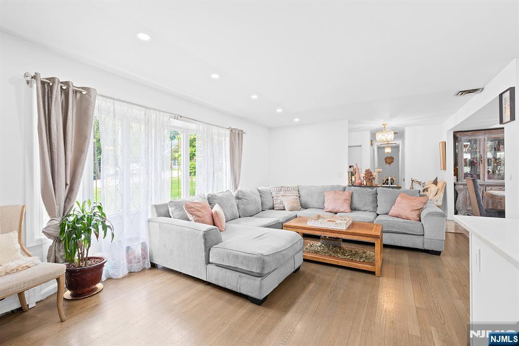 210 Alps Road Wayne, NJ 07470 - Photo 8 of 31