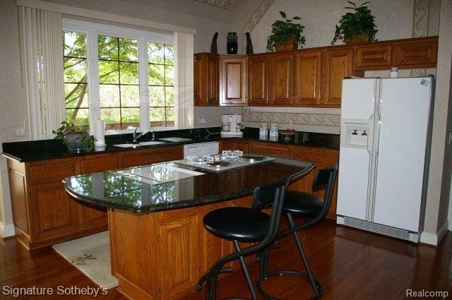 2976 Baytree Court Rochester, MI 48306 - Photo 10 of 17 KITCHEN
