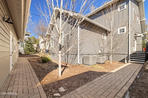 $828,000 | 617 North San Francisco Street, Unit B, Flagstaff, AZ 86001