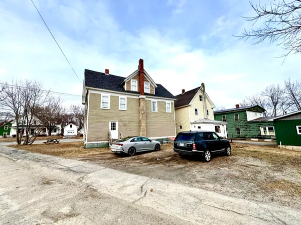 $154,900 | 88 Pine Street, Millinocket, ME 04462